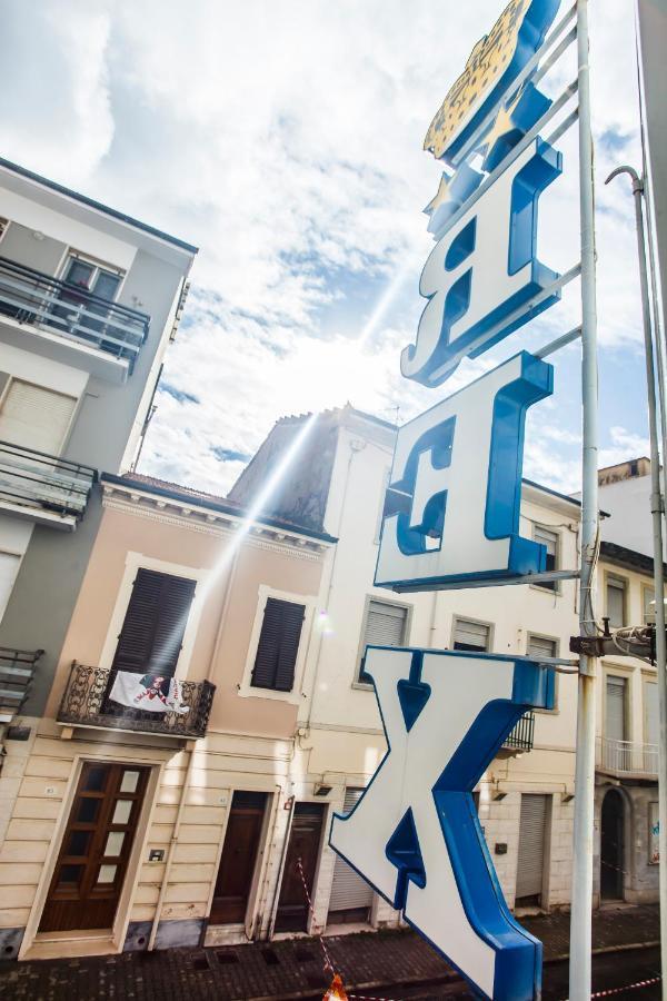 Hotel Rex Viareggio Bagian luar foto