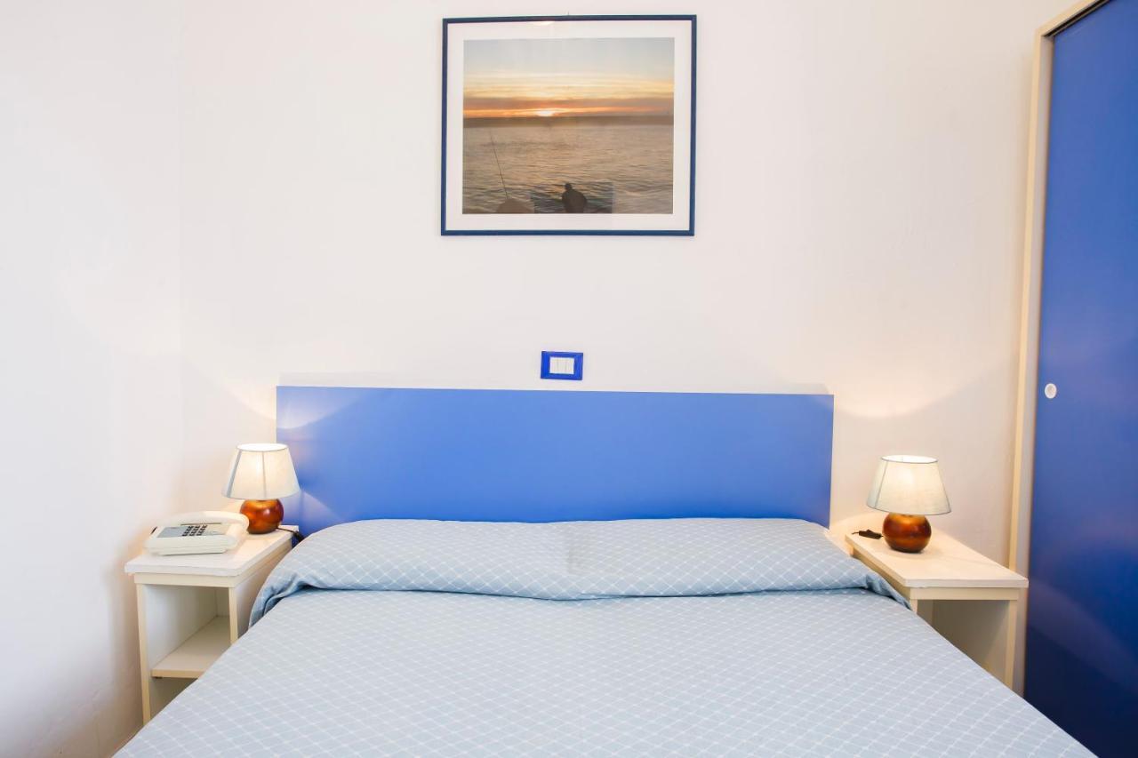 Hotel Rex Viareggio Bagian luar foto