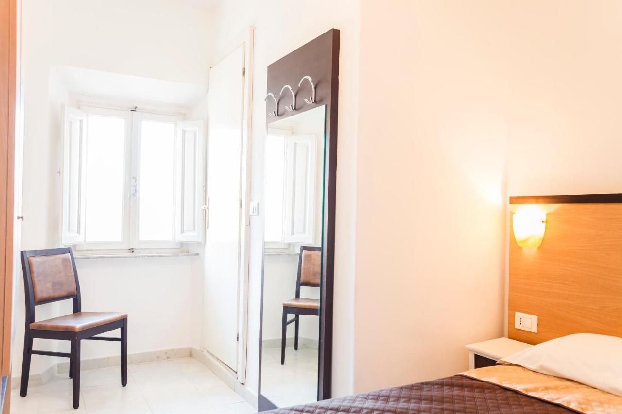 Hotel Rex Viareggio Bagian luar foto