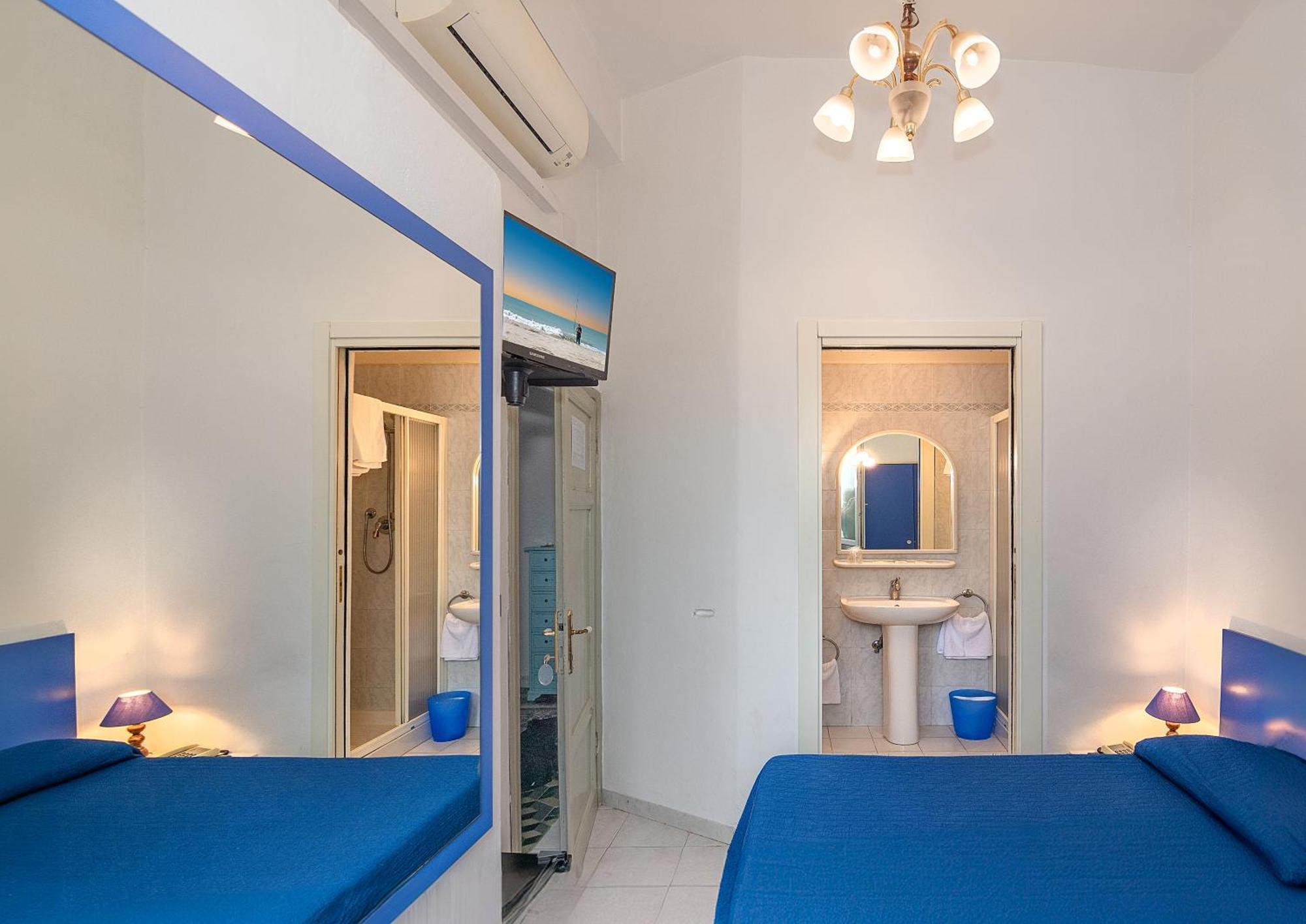 Hotel Rex Viareggio Bagian luar foto